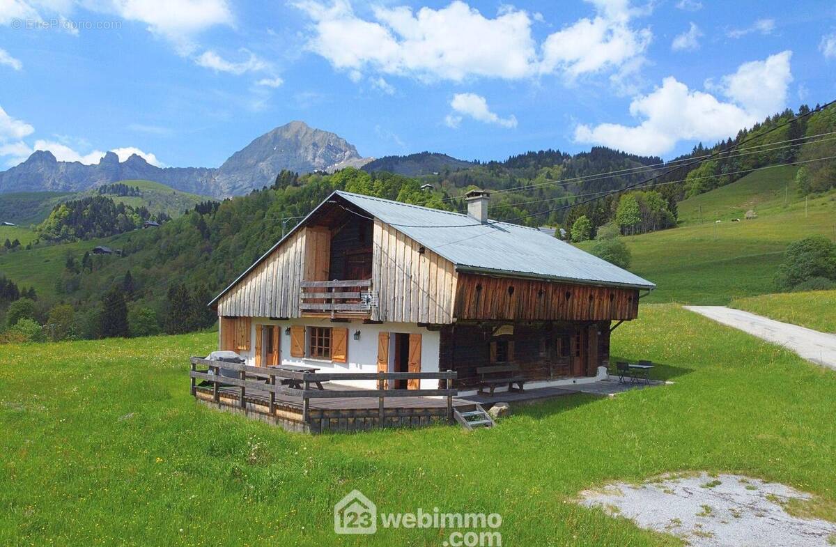 En exclusivité, découvrez ce charmant chalet situé au lieu-dit &#039;La Penne&#039; à Hery/Ugine - Maison à UGINE
