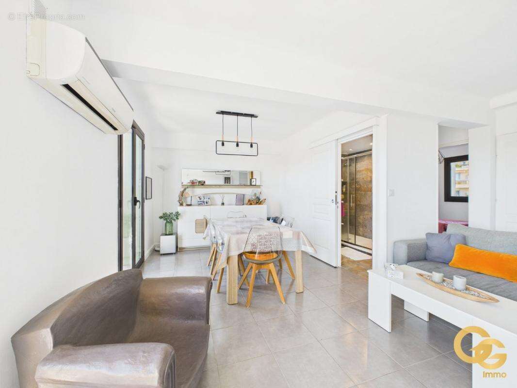 Appartement à MANDELIEU-LA-NAPOULE