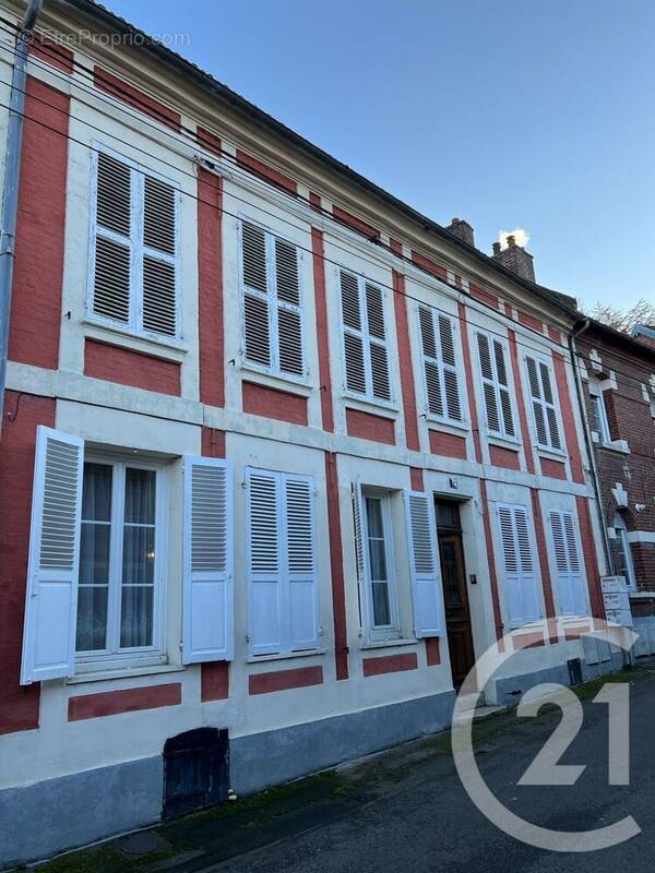 Maison à LA FERE