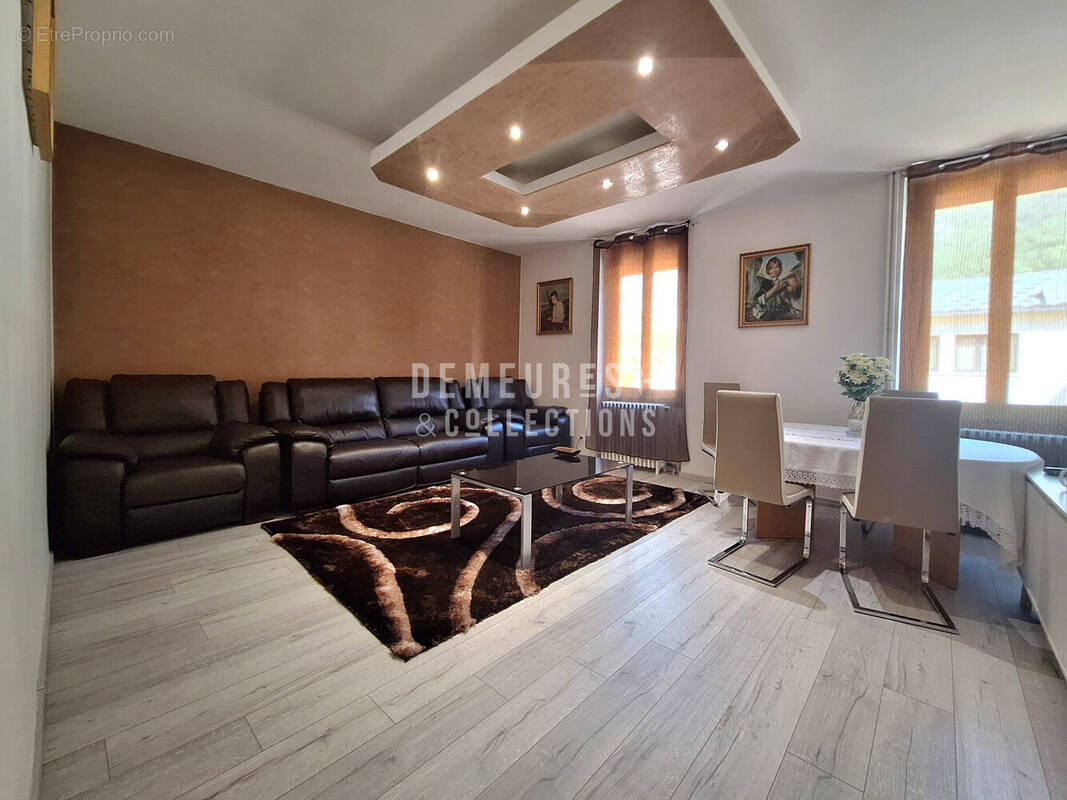 Salon - Appartement à MOUTIERS