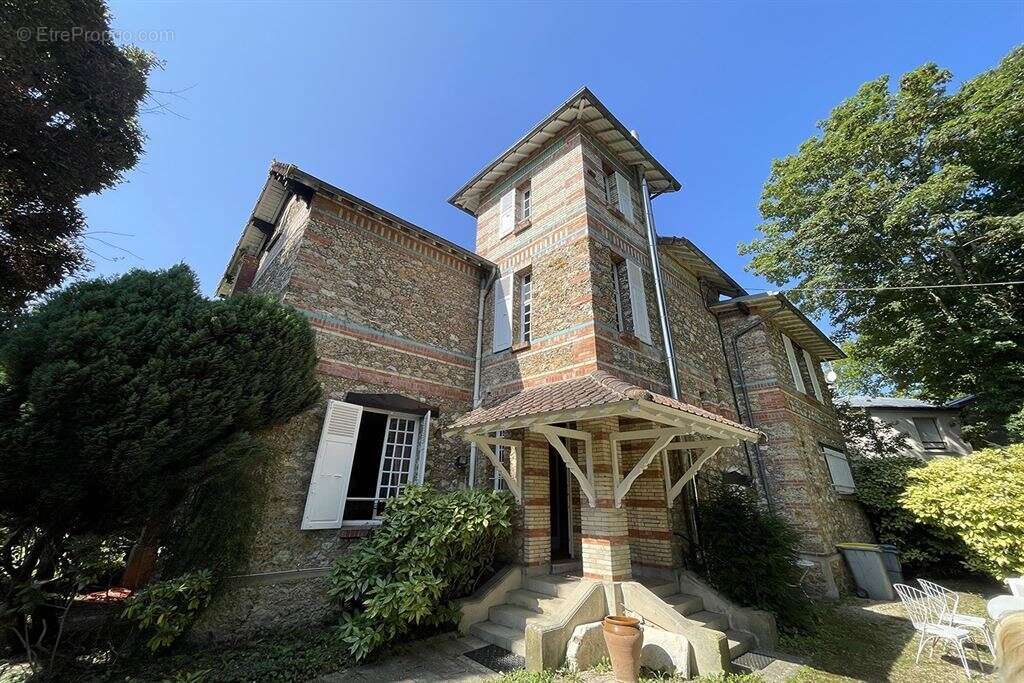 Maison à VAUCRESSON