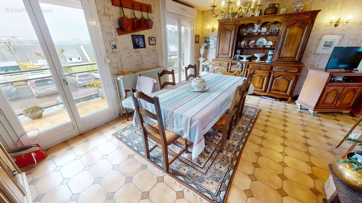 Maison à PORT-EN-BESSIN-HUPPAIN