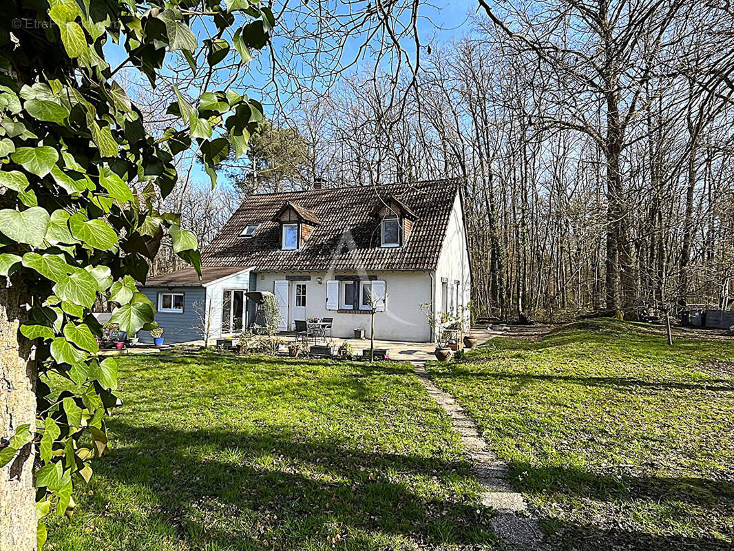 Maison à CONTRES