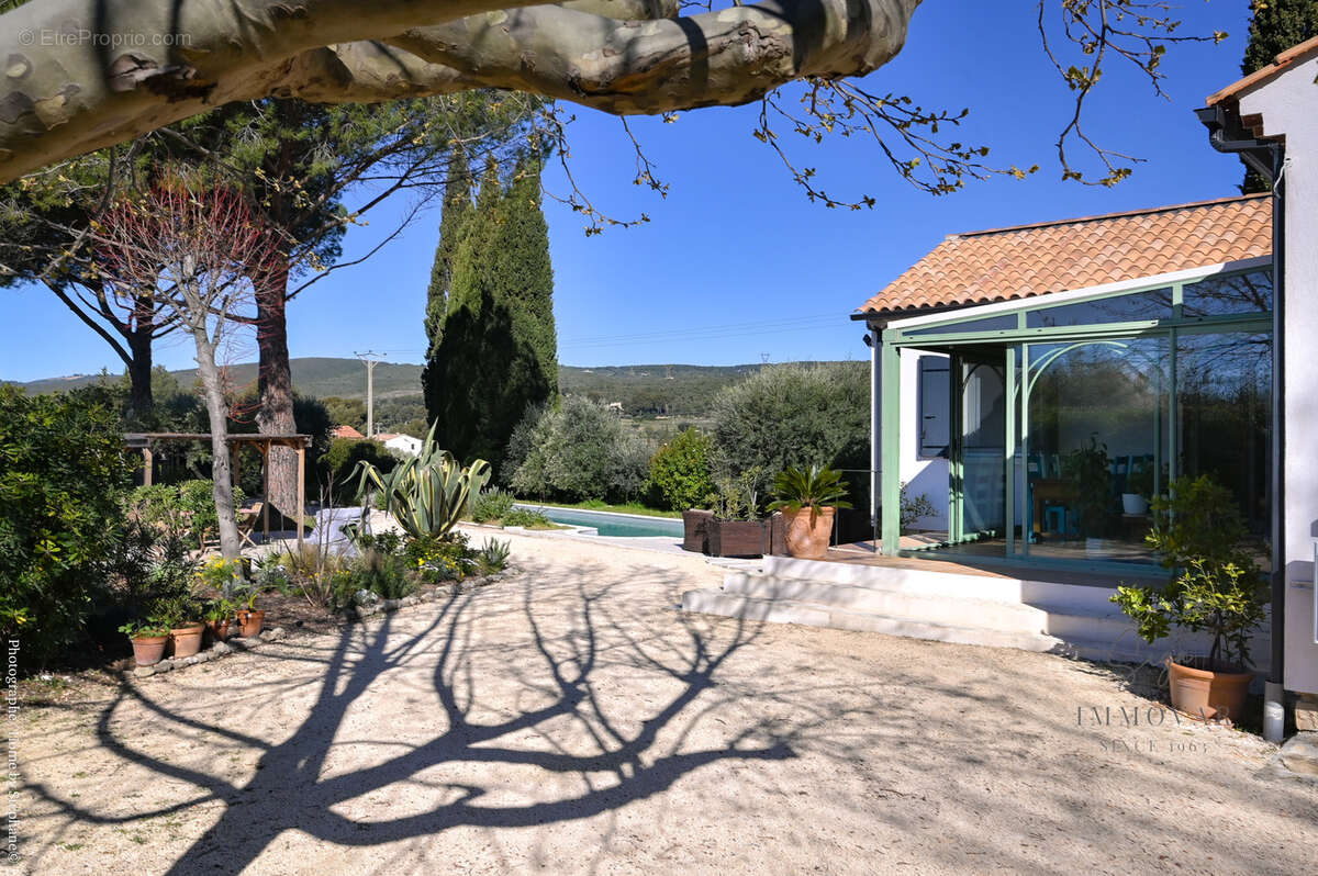 Maison à LE CASTELLET