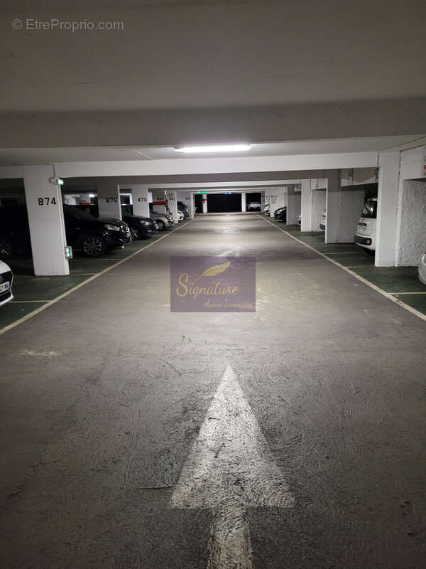 Parking à LE MANS