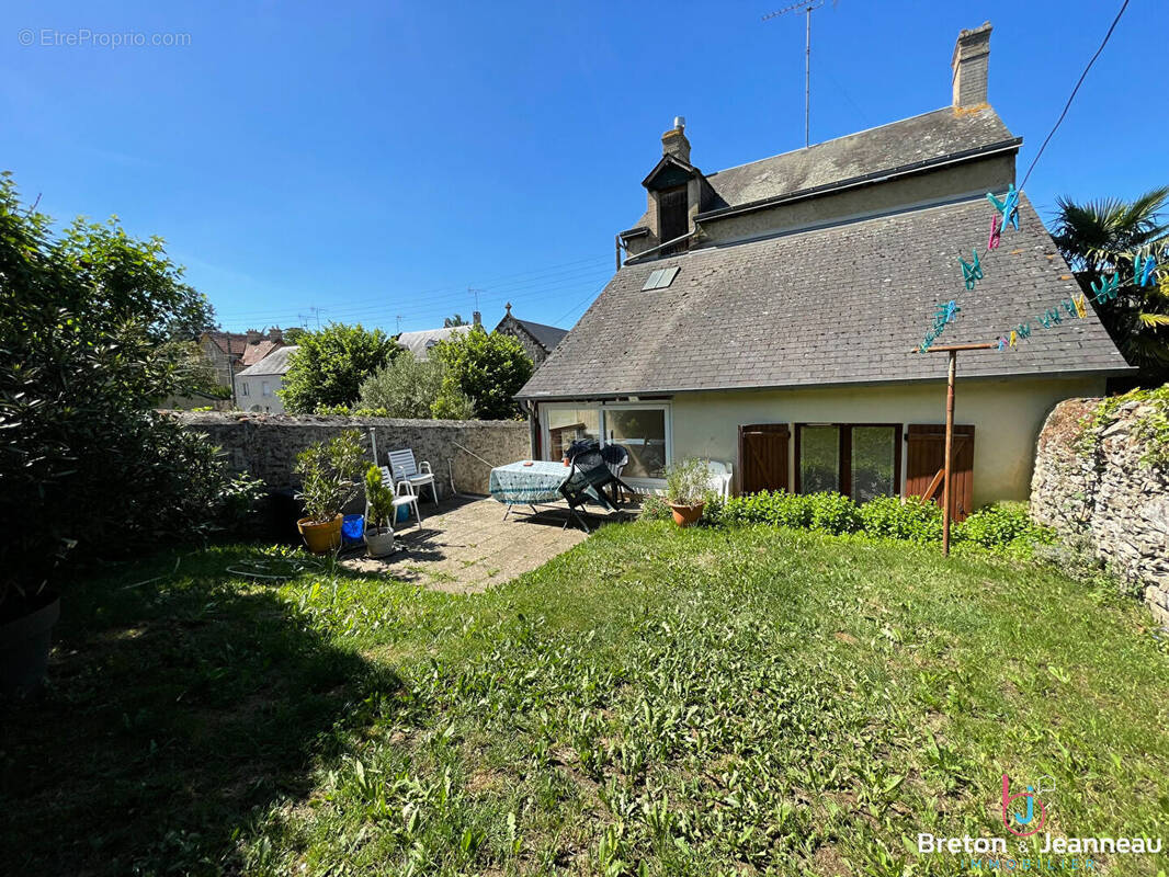 Maison à FRESNAY-SUR-SARTHE