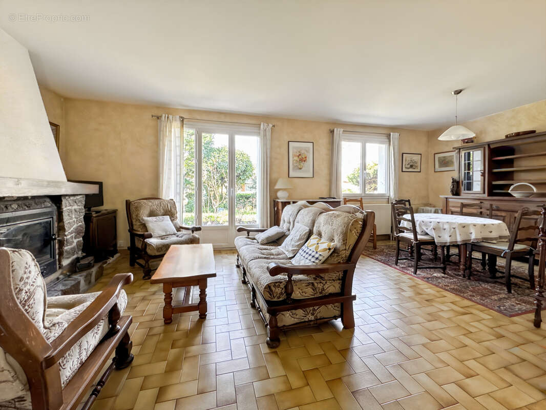 Maison à MASSIEUX