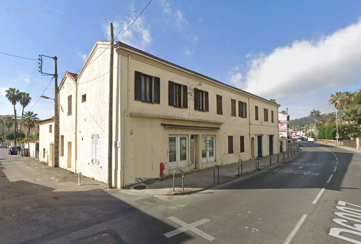 Appartement à VALLAURIS