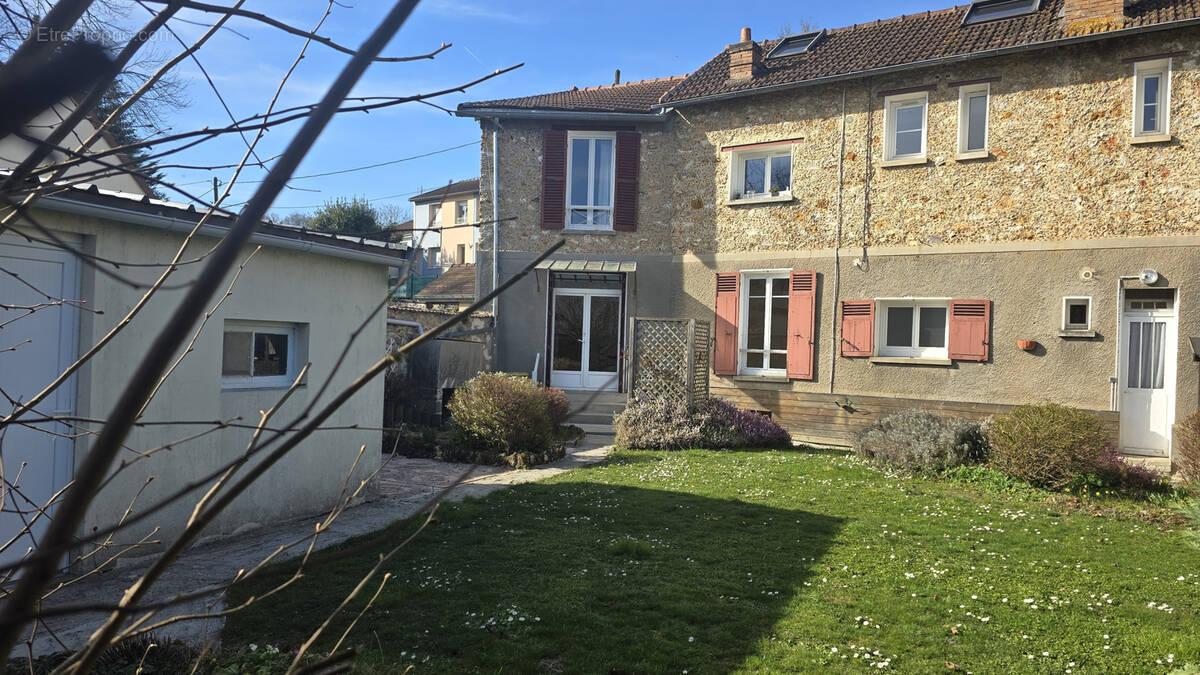 Appartement à LIMOURS
