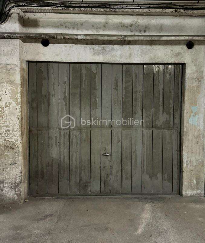 Parking à CANNES