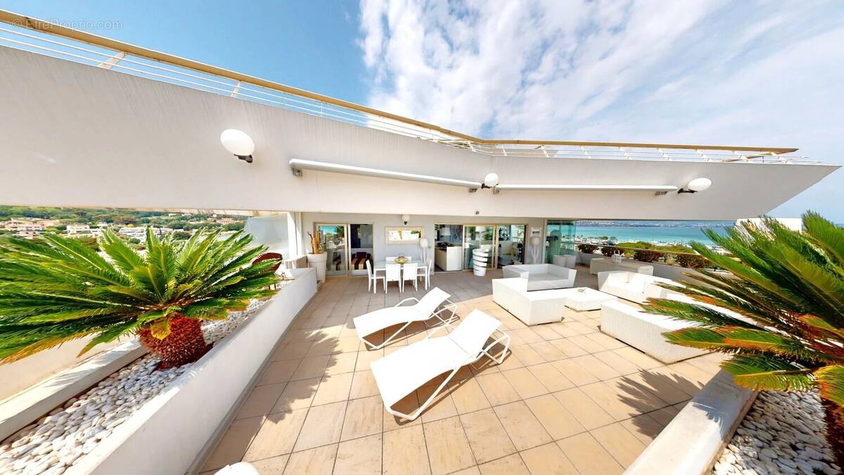 Appartement à VILLENEUVE-LOUBET