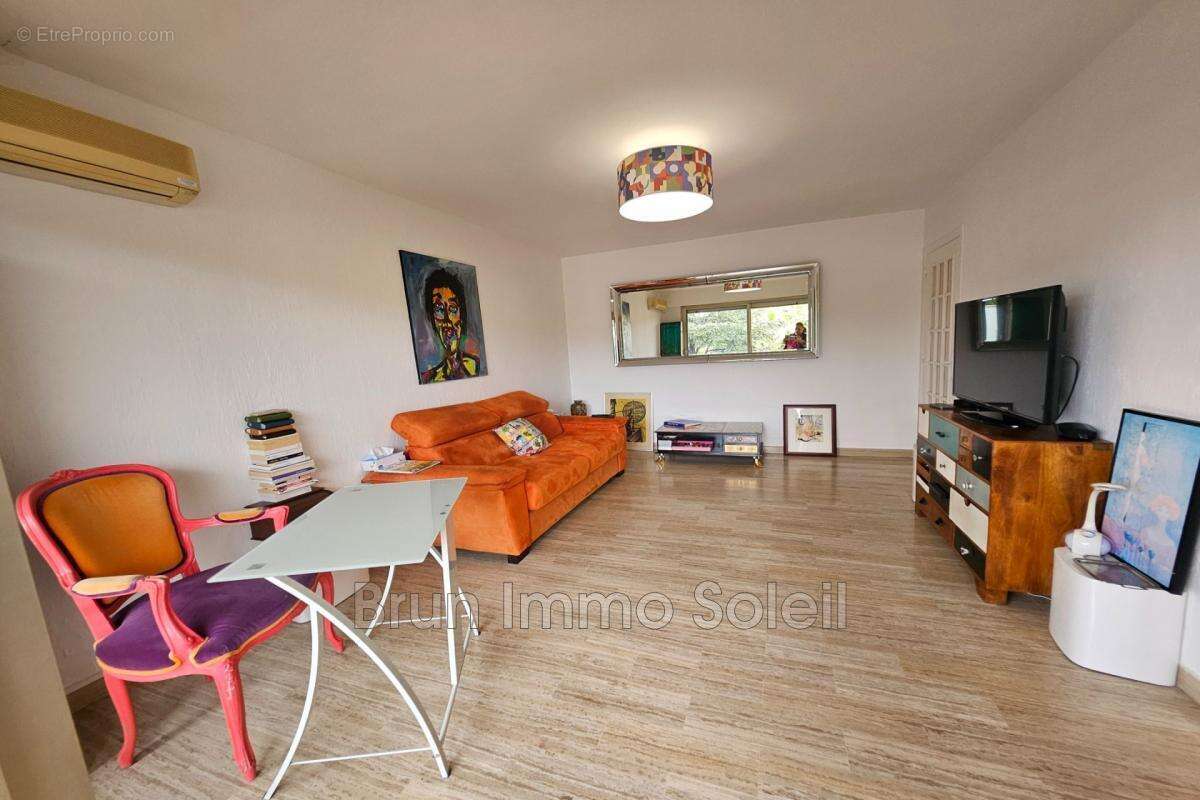 Appartement à VILLENEUVE-LOUBET