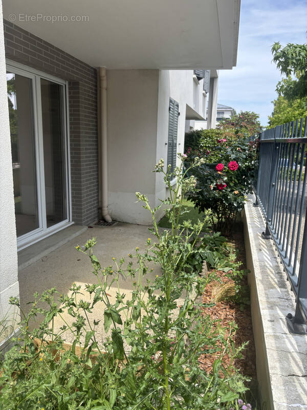 Appartement à EZANVILLE