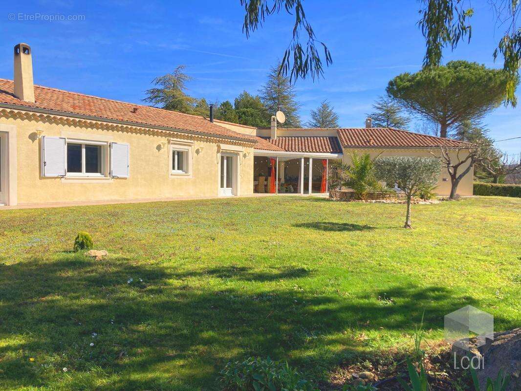 Maison à MONTELIMAR
