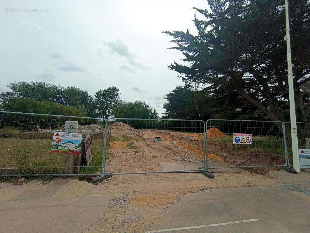 Terrain à BERNIERES-SUR-MER