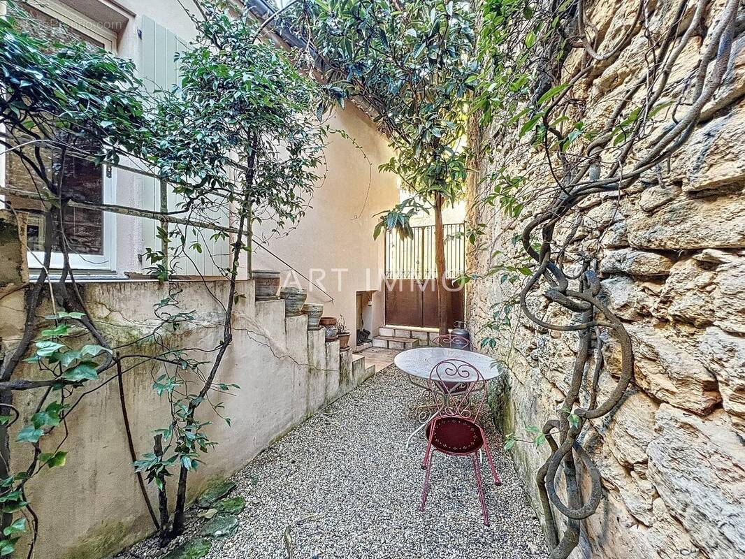 Maison à LAGNES