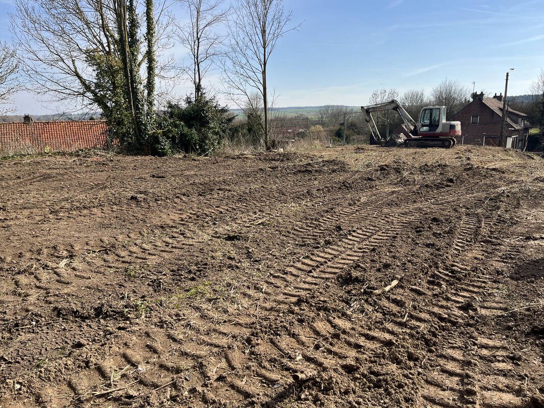 Terrain à HANGEST-SUR-SOMME