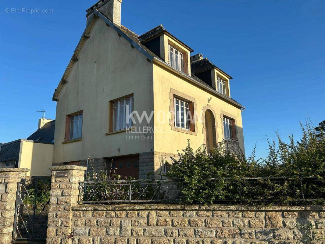 Maison à PLOUHINEC