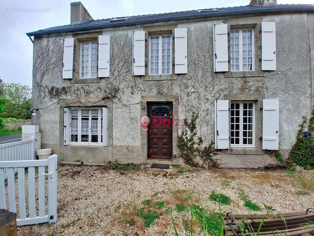 Maison à PLOMODIERN