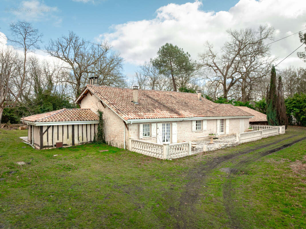 Maison à HOSTENS
