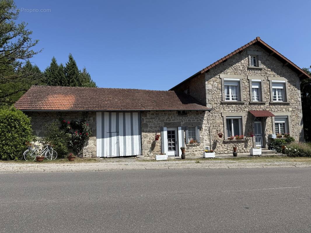 n°1 - Maison à SAUVIAT-SUR-VIGE