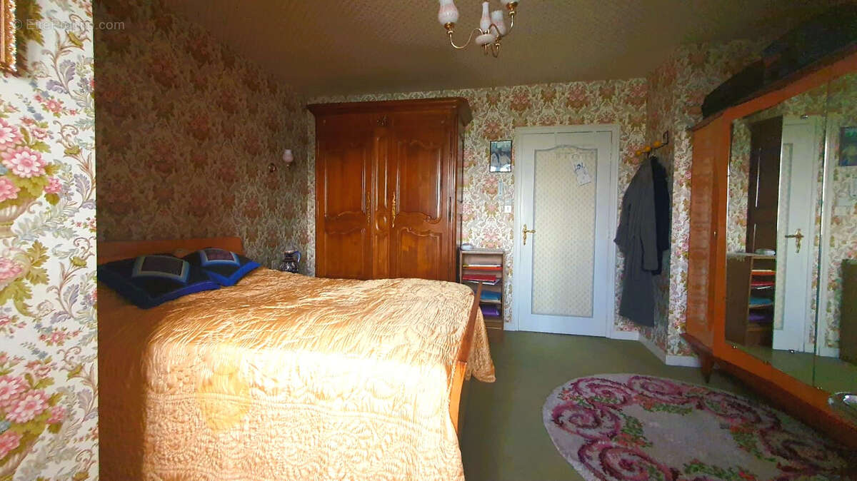 Maison à LECOUSSE