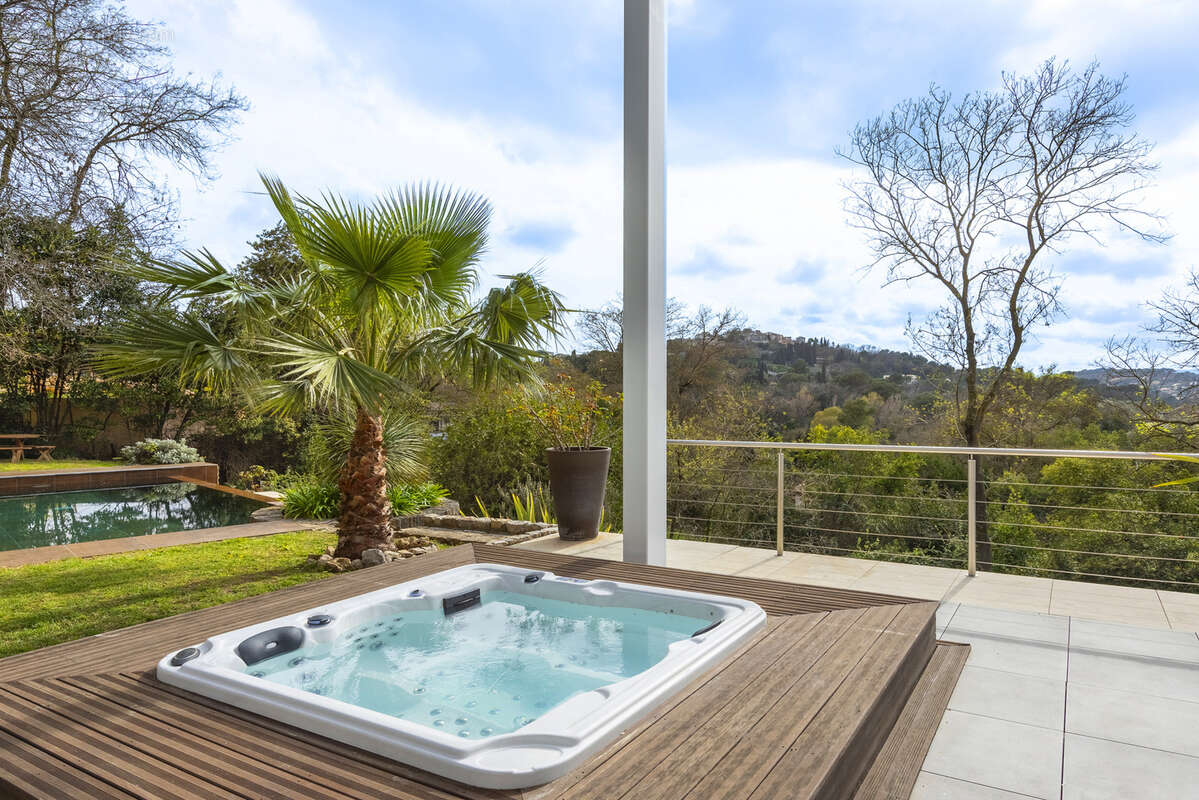 Maison à MOUGINS