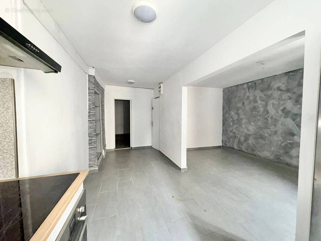 Appartement à ROQUEVAIRE
