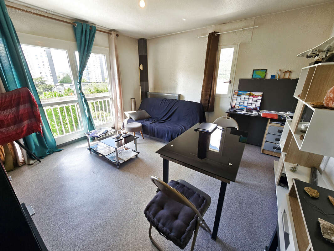 Appartement à LE PONT-DE-CLAIX