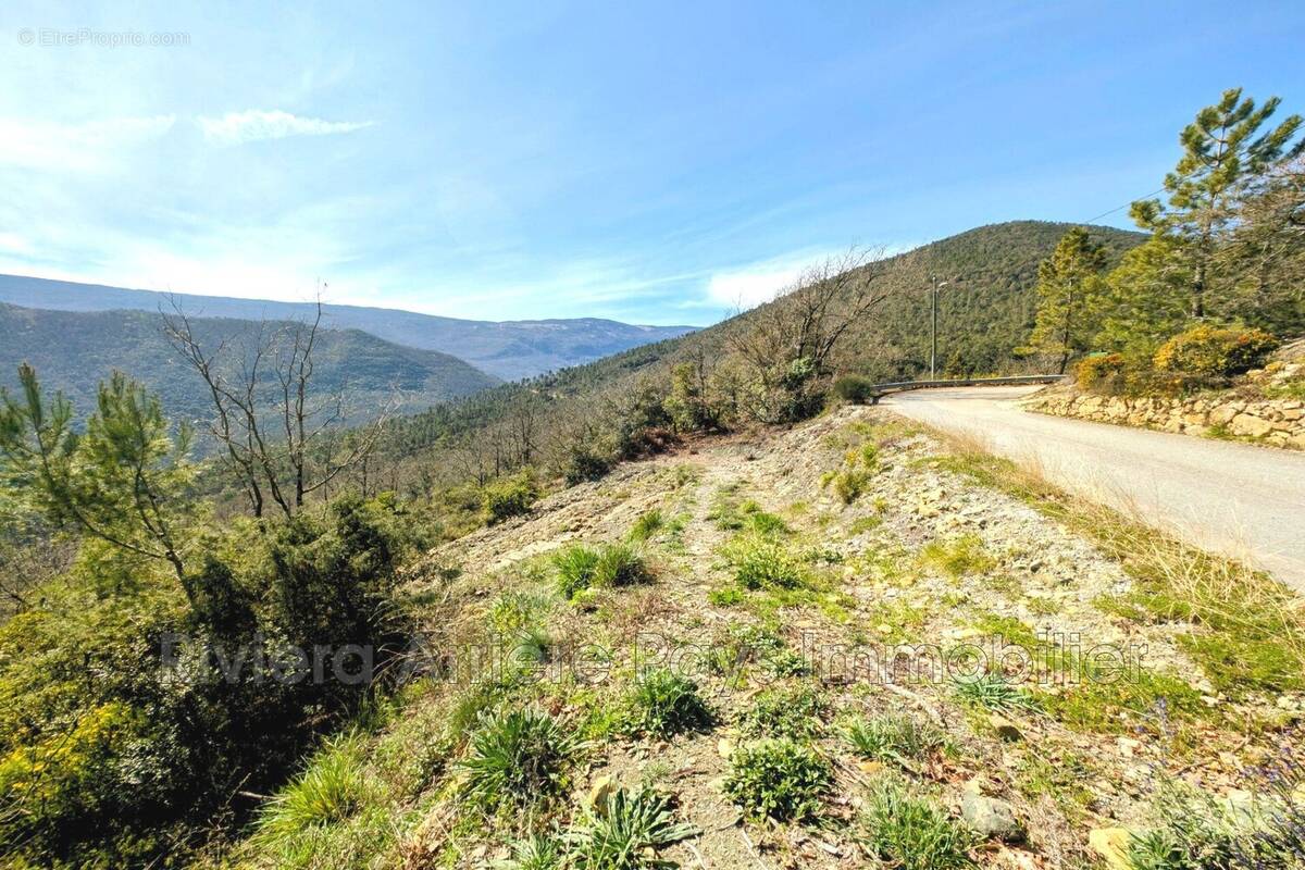 Terrain à PIERREFEU