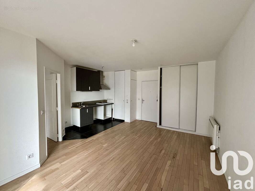 Photo 2 - Appartement à COURBEVOIE