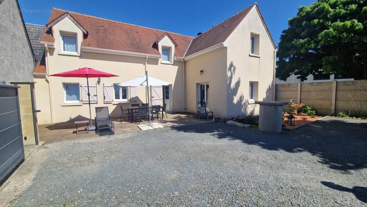 Maison à LA SUZE-SUR-SARTHE