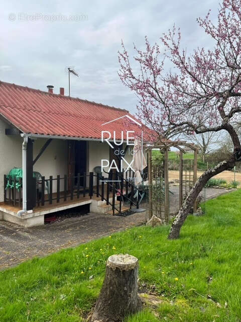 Maison à MONTHOIRON