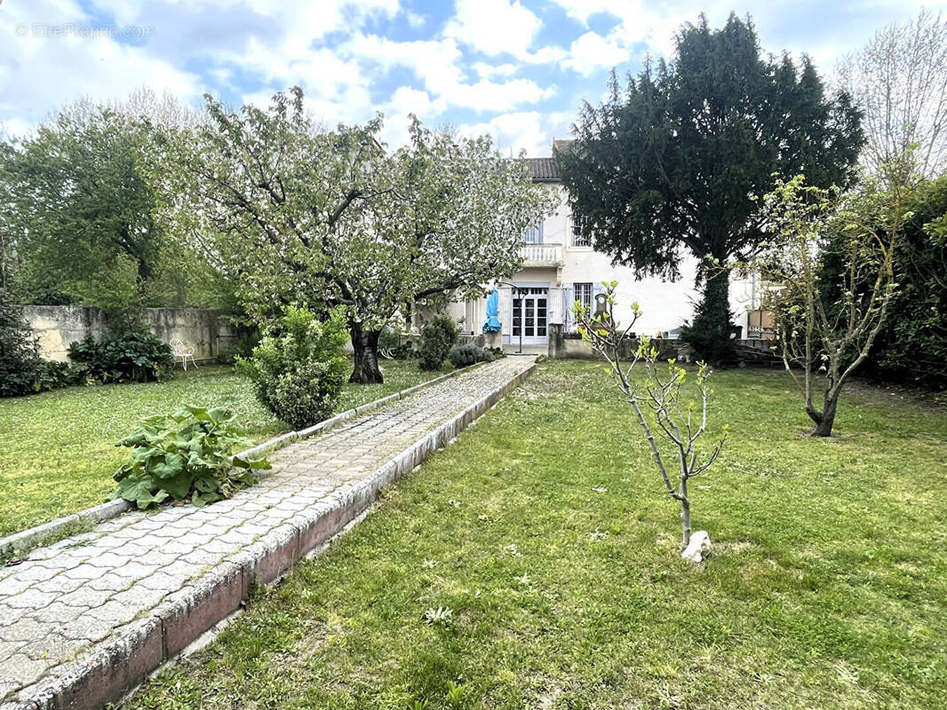 Maison à CHARLEVAL