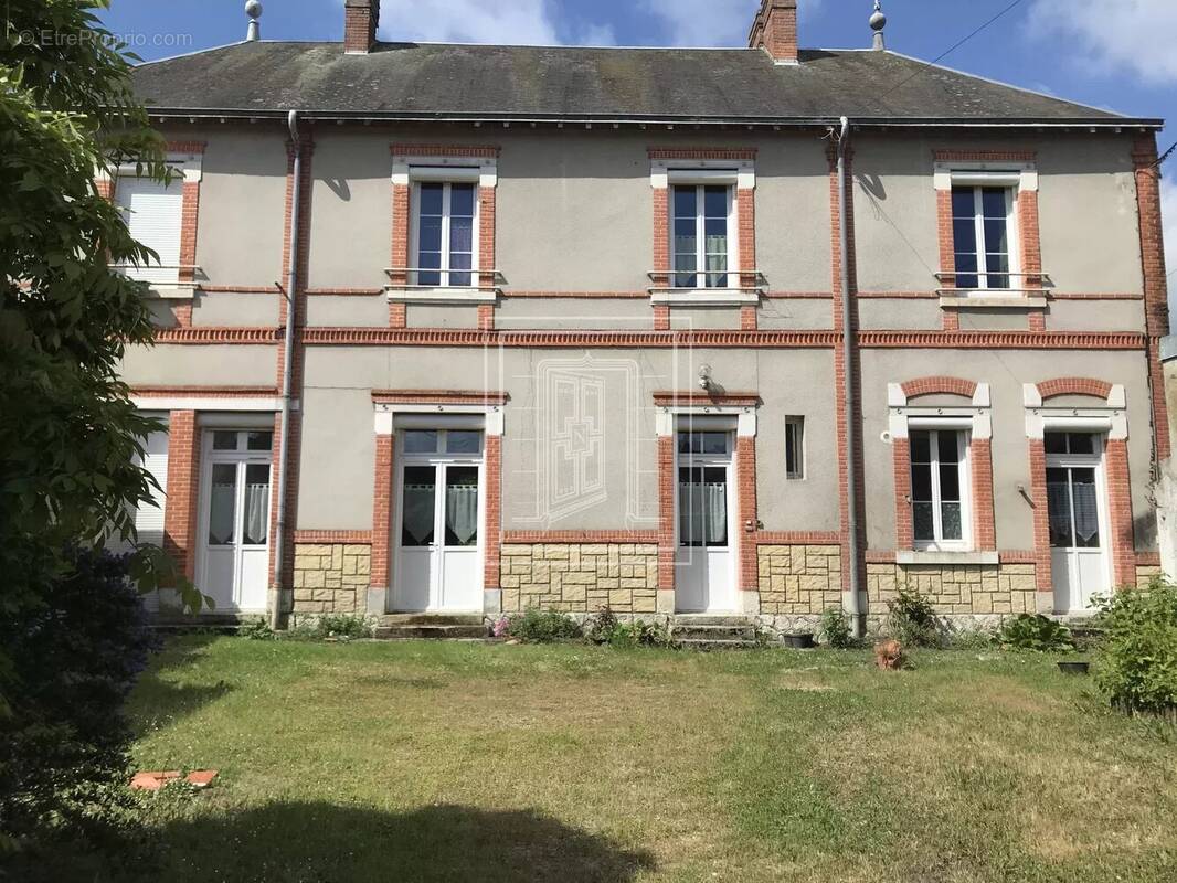 Maison à LA FERTE-IMBAULT