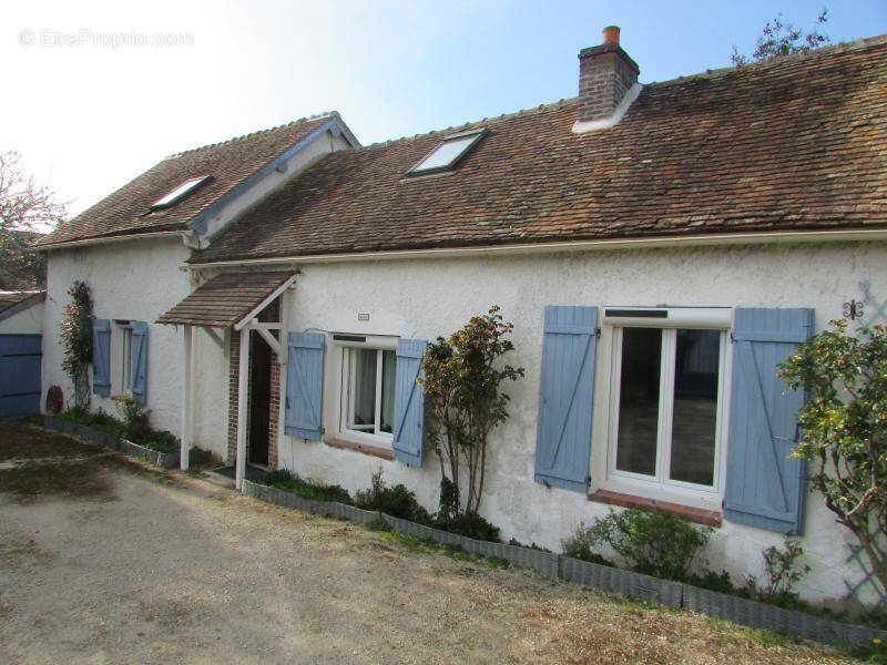 Maison à CHERISY