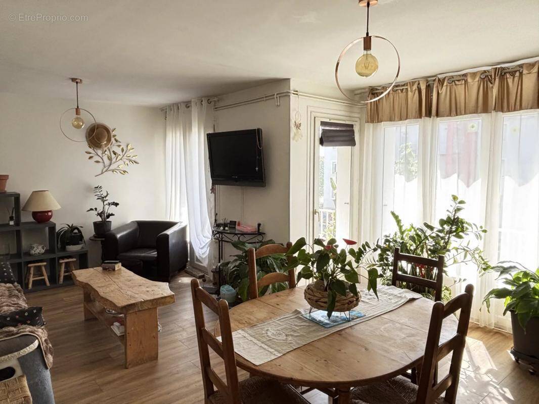 Appartement à LATTES