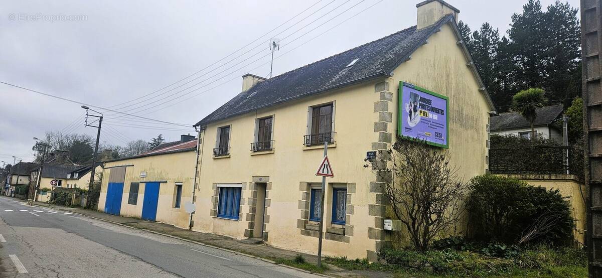 Maison à CALLAC