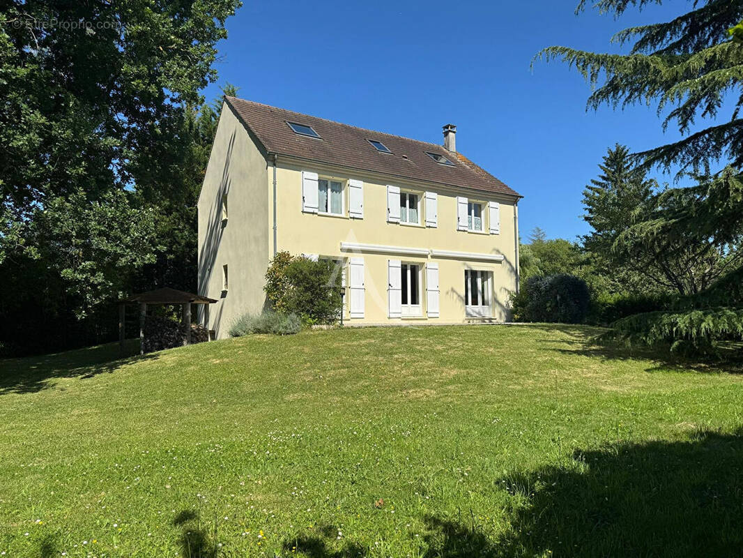 Maison à BURES-SUR-YVETTE