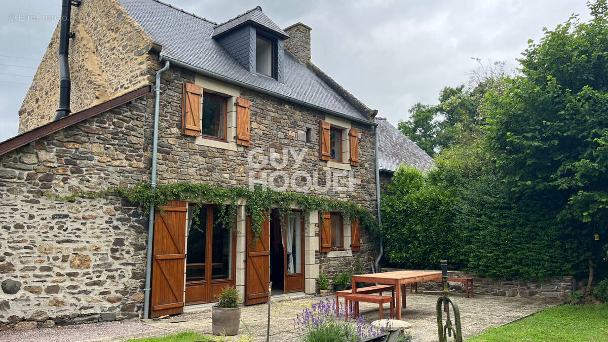 Maison à CREHEN