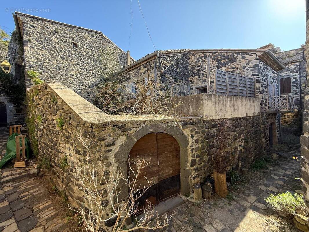   - Maison à MIRABEL
