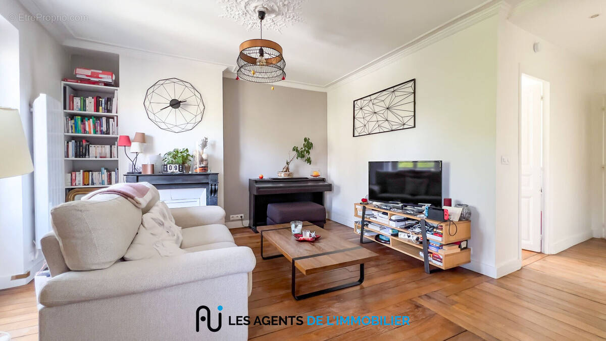 Appartement à NANTERRE