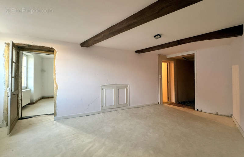 Maison à LA CLAYETTE