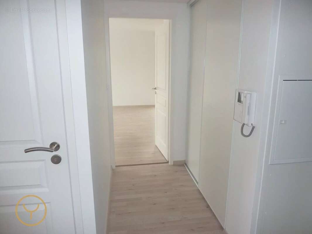 Appartement à PONT-SAINTE-MARIE