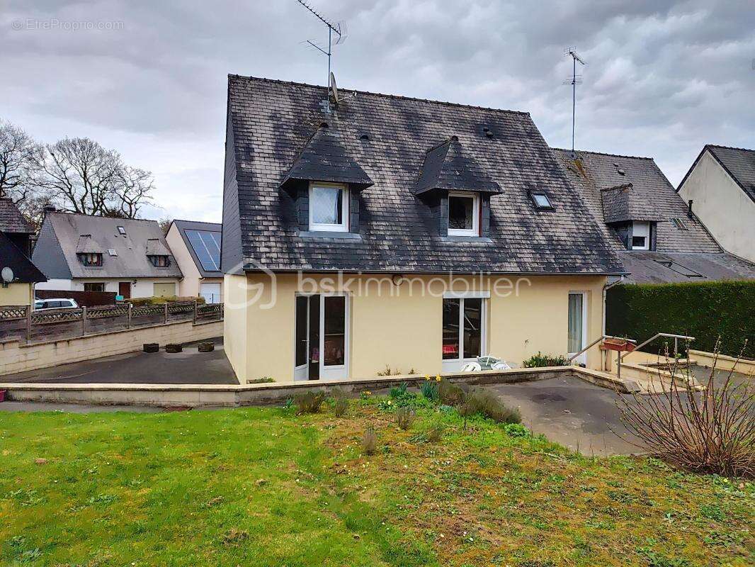 Maison à LECOUSSE