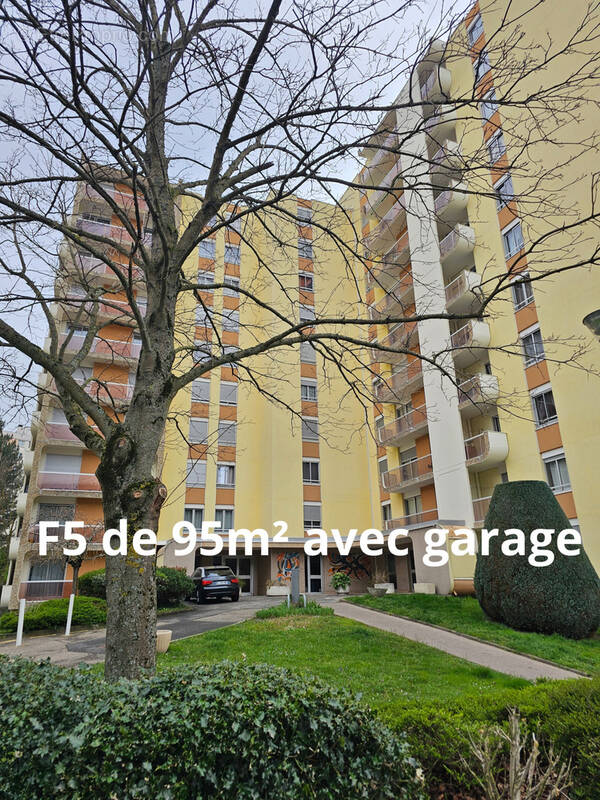 Appartement à SAINT-ETIENNE