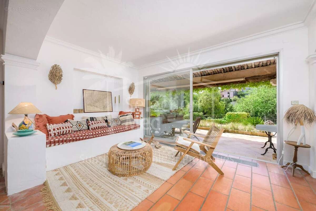 Maison à MOUGINS