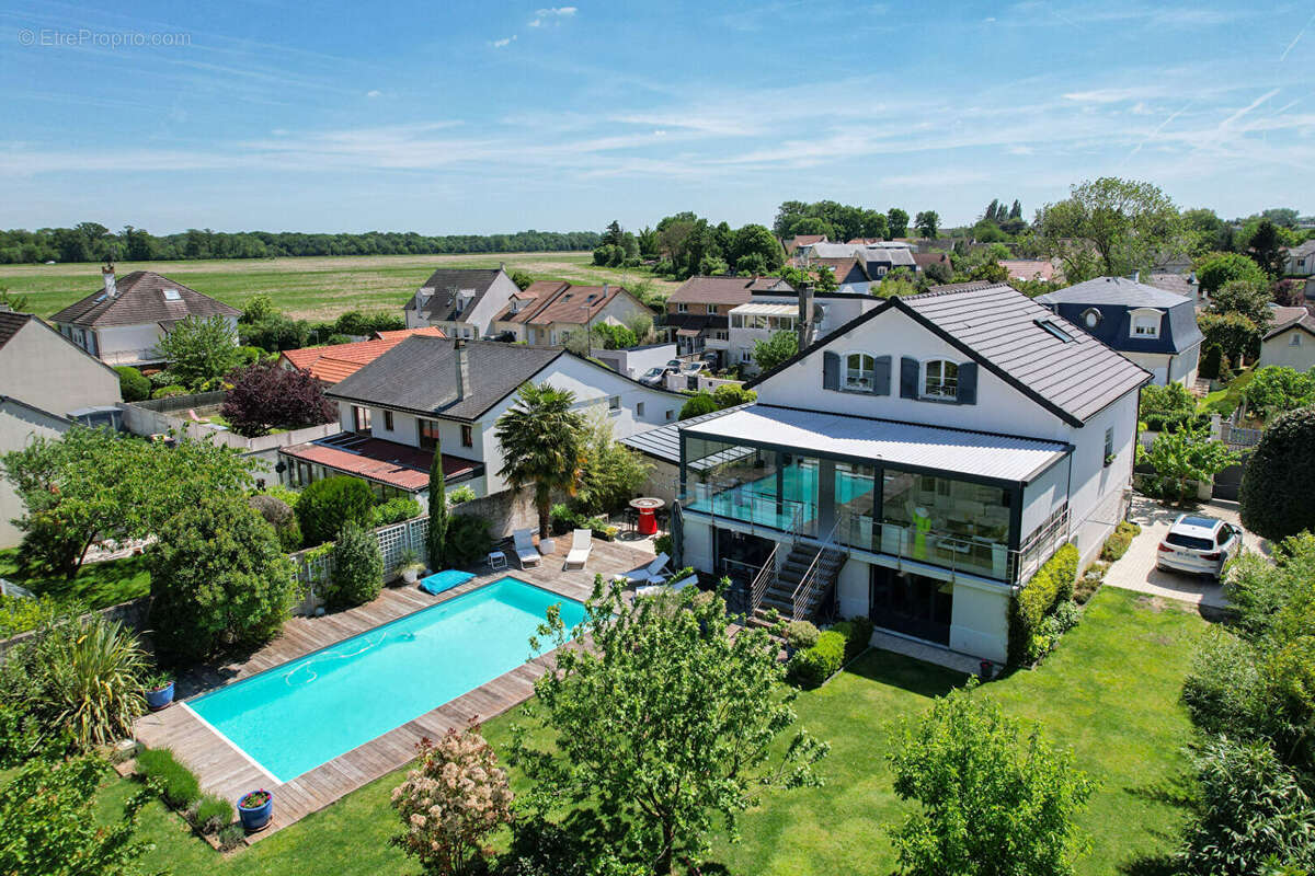 Maison à LA QUEUE-EN-BRIE