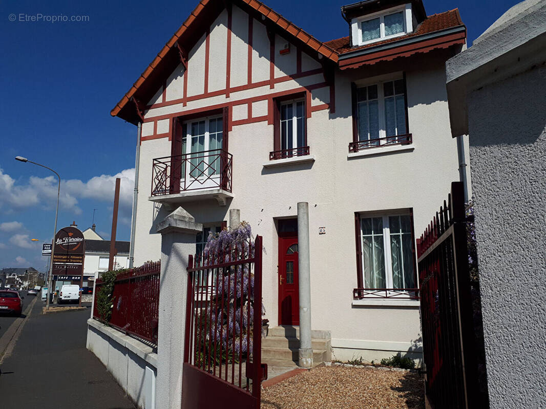 Maison à SAINT-CYR-SUR-LOIRE