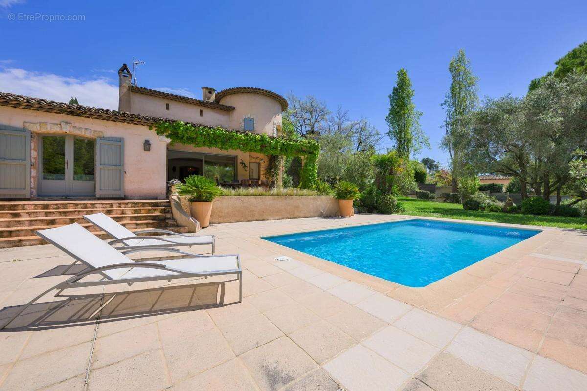 Maison à MOUGINS